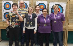 Une belle équipe d'archers, des plus jeunes aux  confirmés...C'est joliment dit, ne trouvez-vous pas !